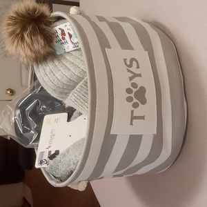 Pet Gift Basket with lots of fun things noted below  NWT  Great Gift!   REDUCED